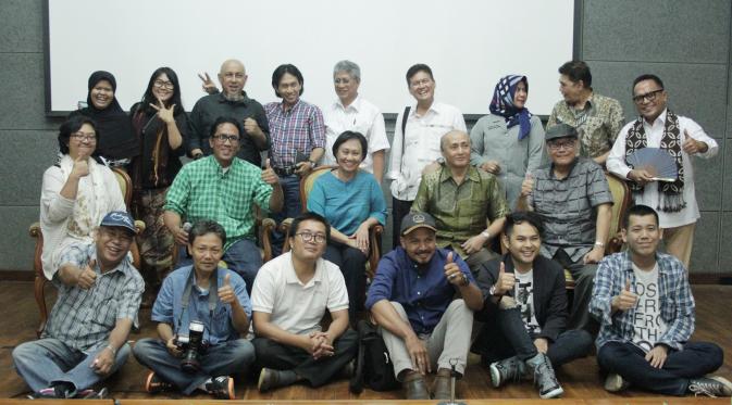 Dewan juri Usmar Ismail Award (UIA) dan narasumber workshop Menilai Film. 