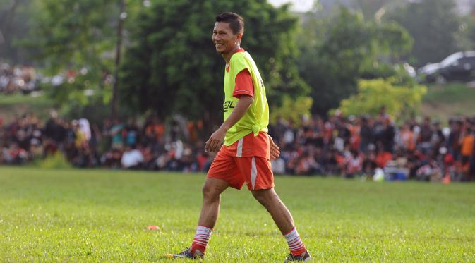 Ismed Sofyan berlatih jelang Piala Bhayangkara (Helmi Fithriansyah/Liputan6.com)