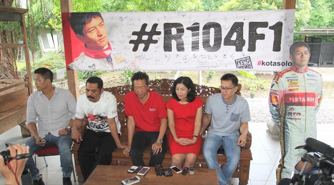 Keluarga Rio Haryanto bicarakan keberhasilan salah satu anggota keluarga tembus F1 (Reza Kuncoro/Liputan6.com)