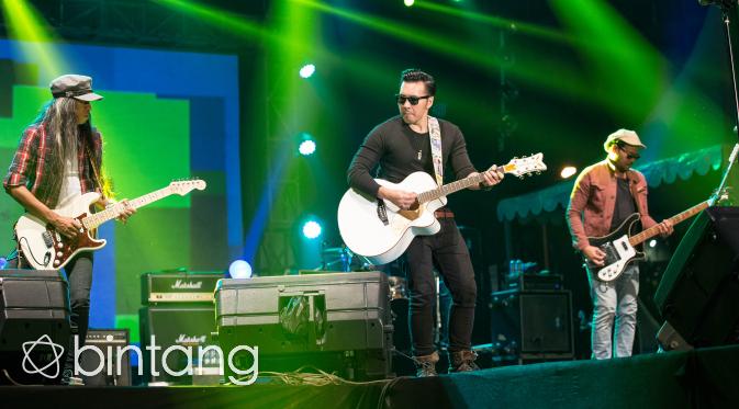 Band Naif sukses menghibur fans setianya ‘KawaNaif’ dan pengunjung yang hadir dalam acara Jakarta Urban Gigs di kota Kasablanka, Jakarta Sabtu (20/2) malam. (Dezmond Manullang/Bintang.com)