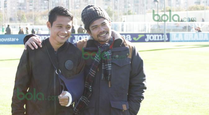 Ricky (kanan), WNI yang bertemu Evan Dimas dan Rio Haryanto di hari yang sama. (Bola.com/Reza Khomaini)