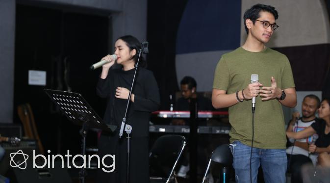 Afgan dan Gita Gutawa di sesi latihan untuk The Biggest Concert 'Sound of Love'. (Andy Masela/Bintang.com)
