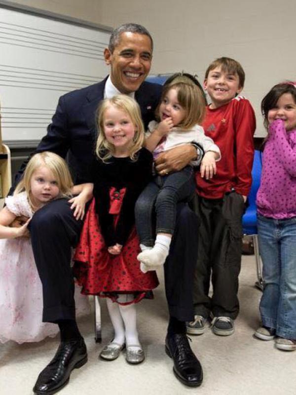Obama merupakan sosok yang hangat membuat anak-anak nyaman berada di dekanya