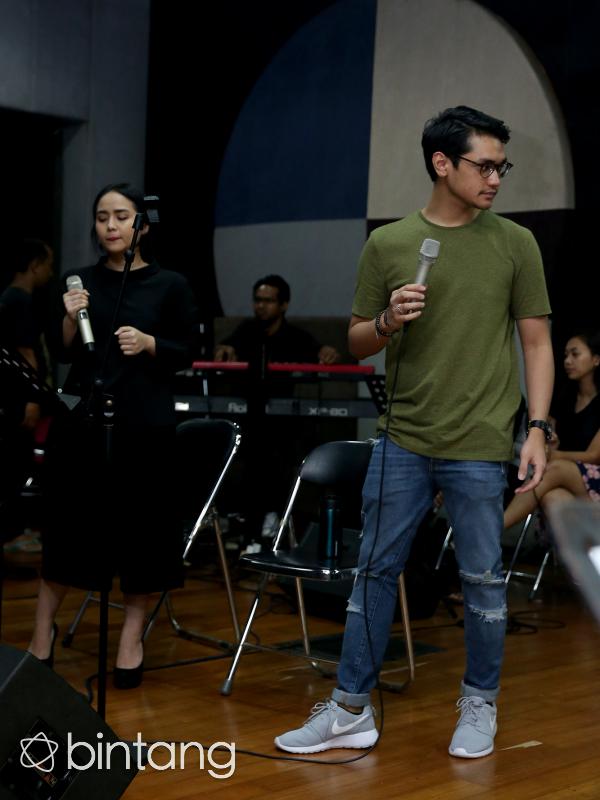 Afgansyah Reza dan Gita Gutawa persiapan konser Afgan (Andy Masela/Bintang.com)