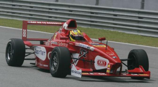 Mobil yang dikendarai Rio Haryanto di ajang Formula BMW Asia Pacific (automobilsports.com)
