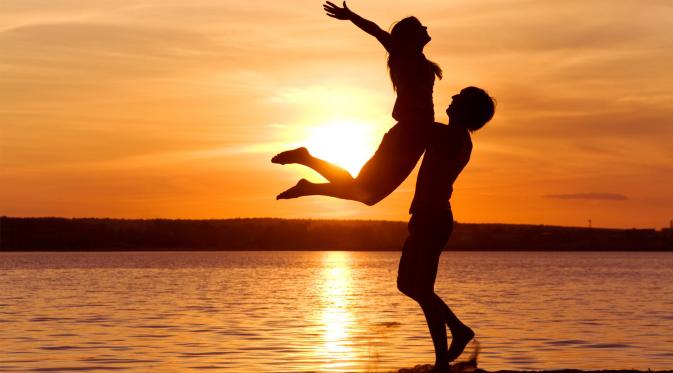 Nasehat untuk Pria: 3 Cara Menunjukkan Rasa Cinta ke Si Dia | Foto: thinkpynk.com