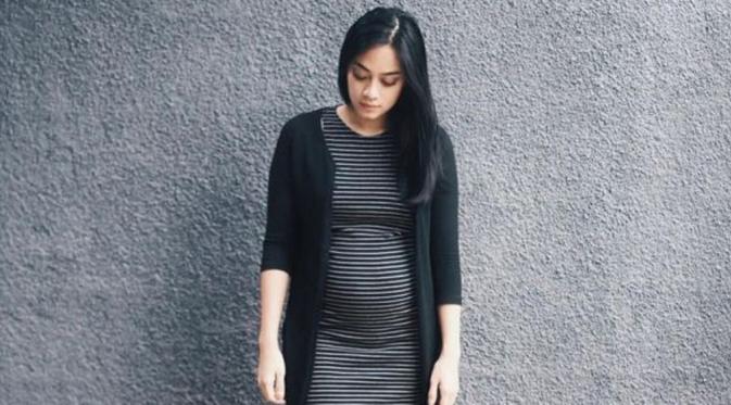 Banyak hal yang dirasakan oleh Ayudia Bing Slamet selama menjalani kehamilan pertamanya [foto: instagram/ayudiac]