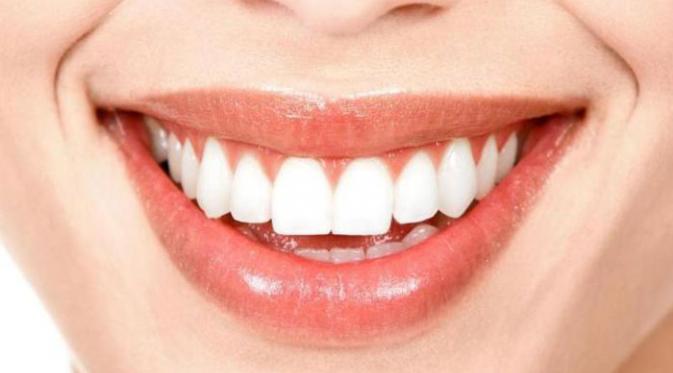 Gigi putih memang menjadi dambaan setiap orang, terlebih gigi putih bisa dimiliki dengan bahan alami yang mudah didapat.