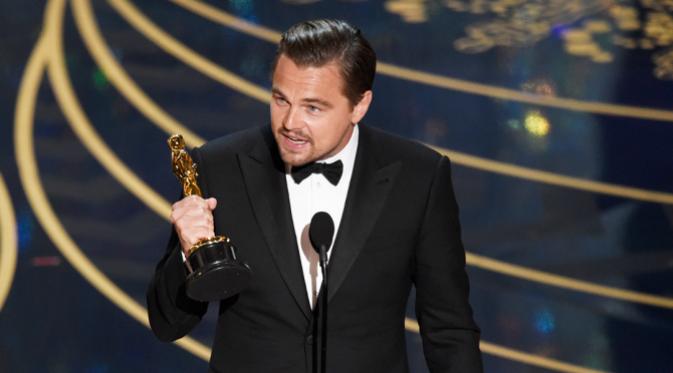 Leonardo DiCaprio saat memberikan pidato di oscar 2016. Foto: Varierty