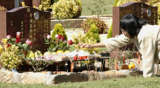 Sesosok jasad perempuan dari sebuah kuburan di China di curi untuk dinikahkan dengan seorang pria lajang yang sudah meninggal.(News.com.au)