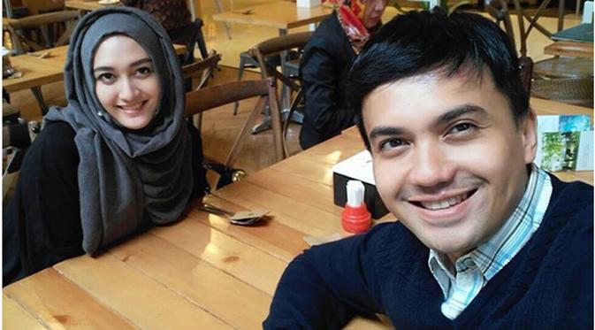 Indri mengajukan gugatan cerai pada 23 Februari 2016. Disebut-sebut akar persoalan rumah tangga mereka karena sang istri tak mau dipoligami. (Instagram/@indrie_h)