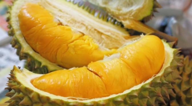 Wanita ini melahap 5 kilogram durian setelah kesal karena dilarang membawa buah itu ke dalam kereta bawah tanah.