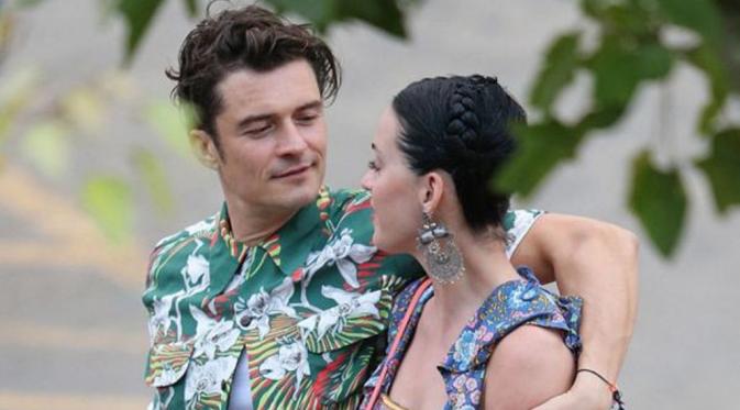 Orlando Bloom dan Katy Perry liburan ke Hawaii [foto: E Online]