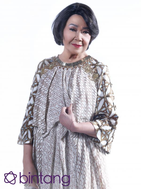 Rima Melati bertahan dalam dunia akting selama 50 tahun. (Fotografer: Nurwahyunan, Digital Imaging: Muhammad Iqbal Nurfajri, Wardrobe: Khaanan, Make up: First, Bintang.com)