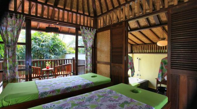 Spa room for couple Novus Giri Resort & Spa Puncak