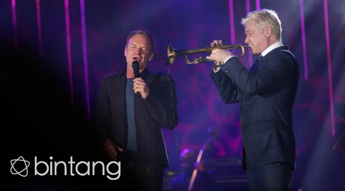 Sting dan Chris Botti tampil memesona dimalam Java Jazz Festival. (Andy Masela/Bintang.com)