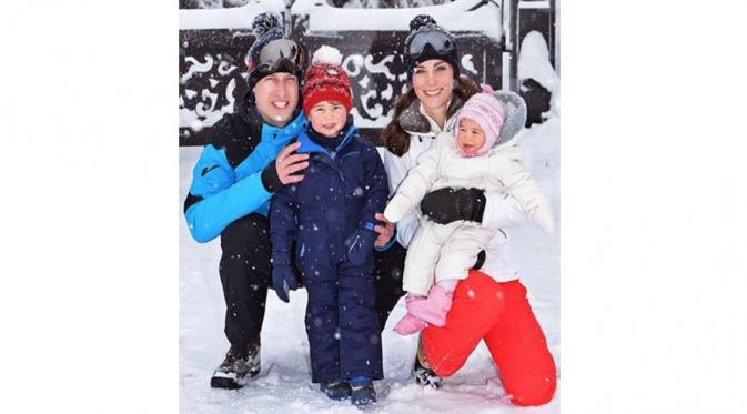 kate middleton bermain salju dengan keluarga (eonline)