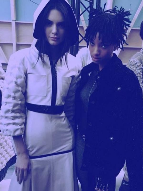 Willow Smith dan Kendall Jenner (via instagram.com/gweelos/)
