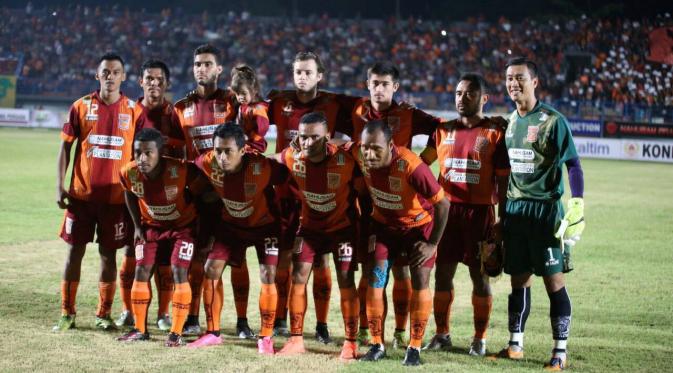 Pusamania Borneo FC berhasil melenggang ke final Piala Gubernur Kaltim 2016 mengalahkan Surabaya United dengan skor telak 3-0. (sumber: PBFC Media)
