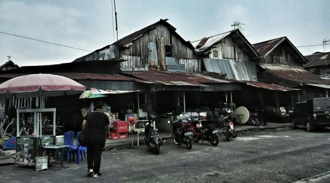 Pasar Wisata pekanbaru awalnya dikenal dengan nama pasar bawah oleh masyarakat sekitar.