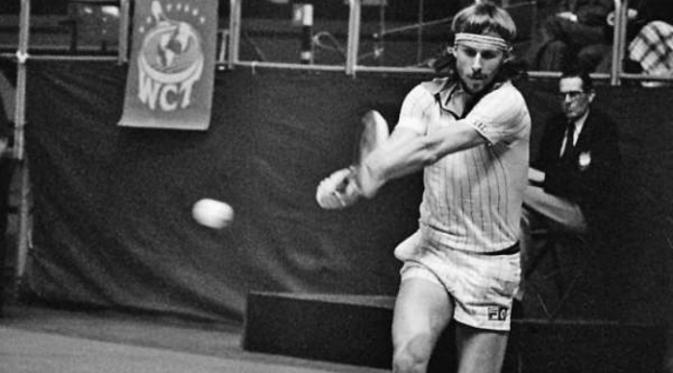 Bjorn Borg adalah superstar tenis Swedia pada tahun 1970 dan menduduki peringkat nomor 1 pemain dunia setelah memenangkan 11 turnamen Grand Slam.(Oddee.com)