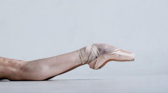 Lekukan kaki balerina. (Via: boredpanda.com)