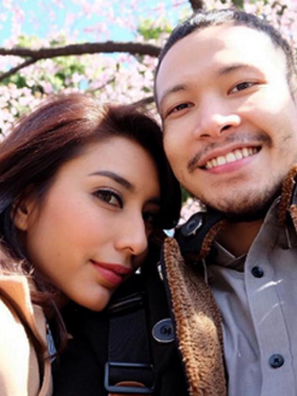 Tyas Mirasih saat liburan bersama kekasihnya Raiden Soedjono ke Jepang. Ia membagikan foto kebahagiaannya bersama kekasih lewat Instagramnya. (Instagram/@Tyasmirasih)