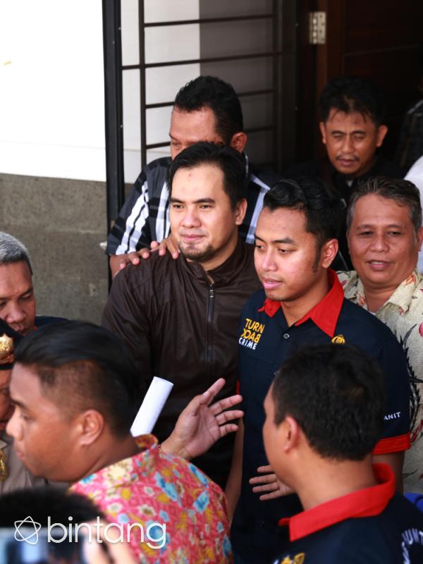 Saipul Jamil menjalani rekonstruksi hari ini dikediamannya, kawasan Kelapa Gading, Jakarta Utara, Kamis (17/3/2016) siang. (Adrian Putra/Bintang.com)