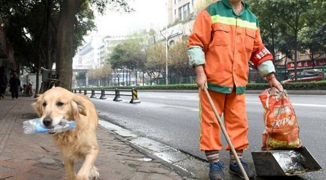 Jiao Mei membantu Chai bersihkan jalan setiap hari. (CEN)