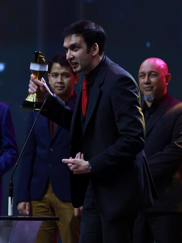 Manoj Punjabi di panggung Indonesia Box Officce Movie Awards 2016 (Deki Prayoga/bintang.com)