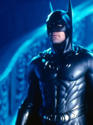 Batsuit yang dikenakan George Clooney (The Verge)