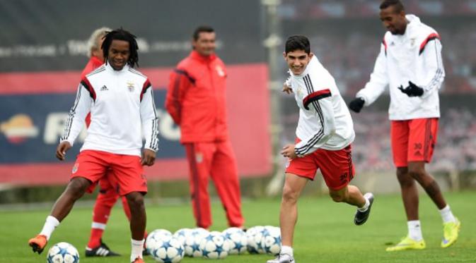 Tiga bintang muda Benfica (dari kiri ke kanan): Renato Sanches, Goncalo Guedes, dan Anderson Talisca. (AFP/Francisco Leong)