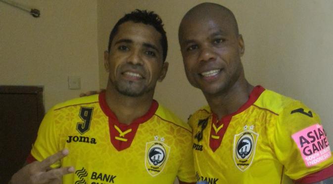 Dua striker asing Sriwijaya FC, Hilton Moreira dan Alberto Goncalves berpotensi menyajikan kengerian buat lini belakang Persija. (Bola.com/Riskha Prasetya)