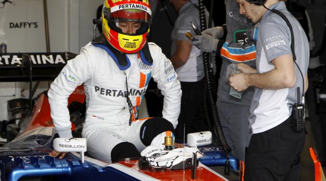 Pembalap asal Indonesia, Rio Haryanto sesaat sebelum meninggalkan paddock pada latihan bebas Formula 1 GP Australia (Reuters)