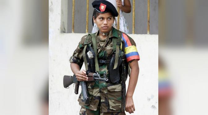 Tentara perempuan FARC (Foto: Reuters).