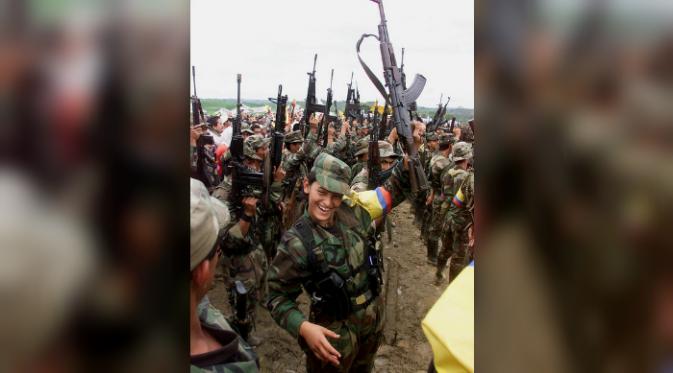 Tentara perempuan FARC (Foto: Reuters).