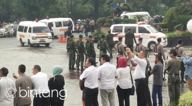 Suasana Pemakaman 13 Jenazah TNI Korban Helikopter Jatuh di Poso (Foto: Bintang.com/Dadan Deva)