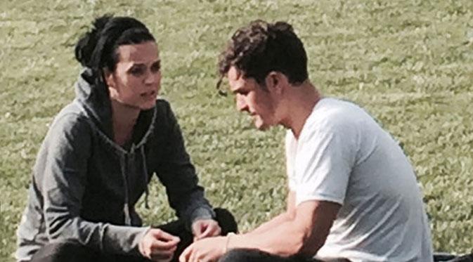 Orlando Bloom dan Katy Perry (via eonline.com)