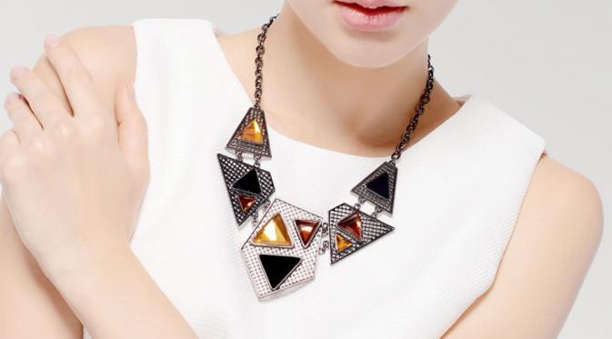 Tampil feminin dengan kalung-kalung cantik ini yuk. (via: aliexpress.com)