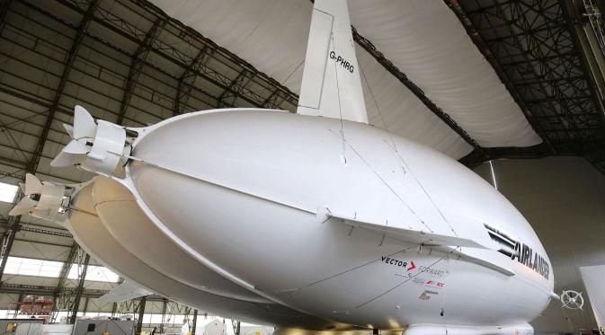 Pesawat jet mirip bokong Kim Kardashian. Sumber: Press Association