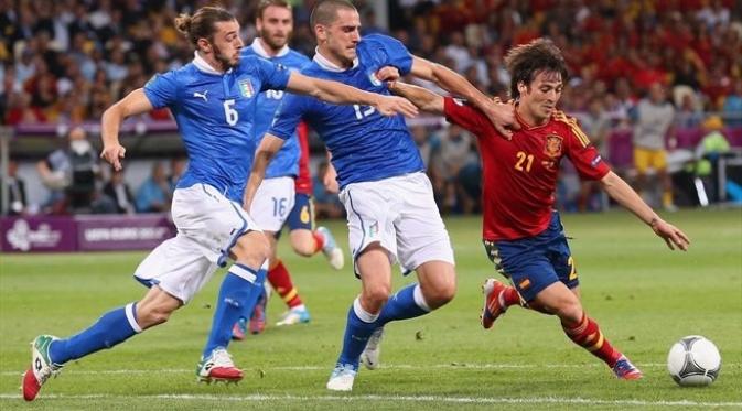   Final Piala Eropa 2012, Spanyol Vs Italia. Kini, prospek Piala Eropa 2016 dalam ancaman. (UEFA)