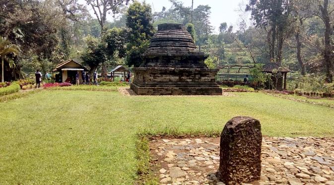 Candi Sumberawan merupakan satu–satunya stupa yang berhasil ditemukan di Jawa Timur. (Liputan6.com/Zainul Arifin)