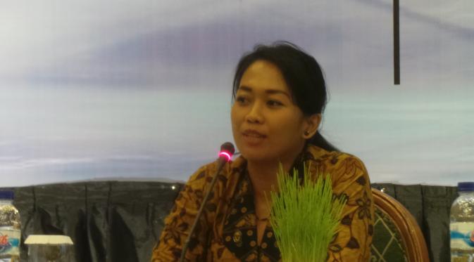 Anggota LSF, Ni Luh Putu Elly Prapti Erawati dalam Sosialisasi Penyerapan Kearifan Budaya Lokal di kota Manado, Senin (21/3/2016). (Ruly Riantrisnanto)