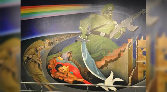 Lukisan di dinding menggambarkan kejayaan perdamaian atas peperangan. Dengan petunjuk tersembunyi yang mengarah kepada 'New World Order'. (News.com.au)