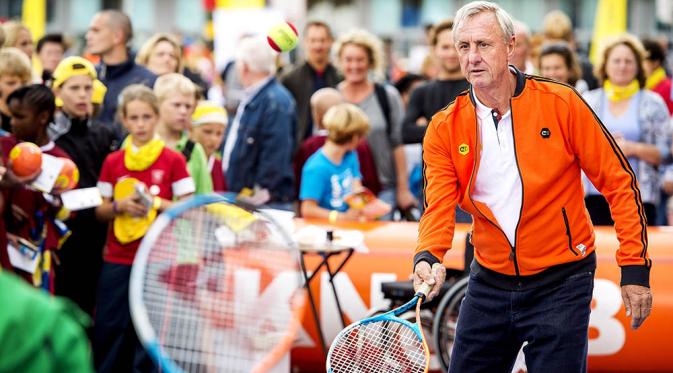 Johan Cruyff meninggal karena kanker paru-paru yang dideritanya. (Via: AFP/Koen Van Weel)