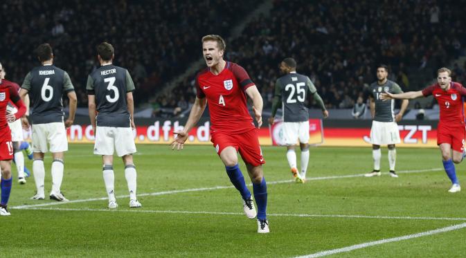 Eric Dier merayakan gol penentu kemenangan Inggris di Berlin