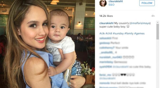 Cinta Laura berpose bersama keponakannya yang menggemaskan. (Instagram)