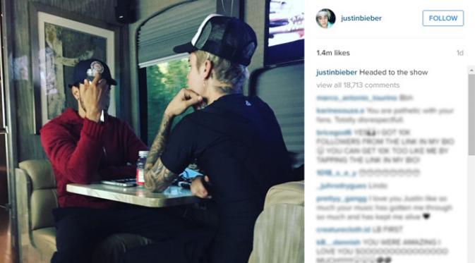 Justin Bieber dan seorang teman sedang dalam perjalanan menuju lokasi pertunjukan konser di San Diego. (Instagram)