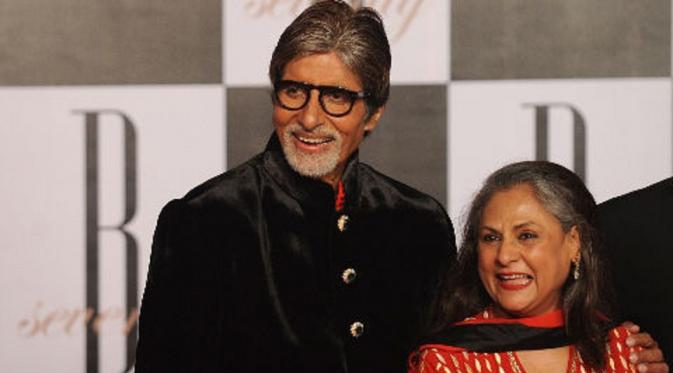 Amitabh Bachchan dan istrinya, Jaya Bhaduri Bachchan. Foto: via indianexpress.com