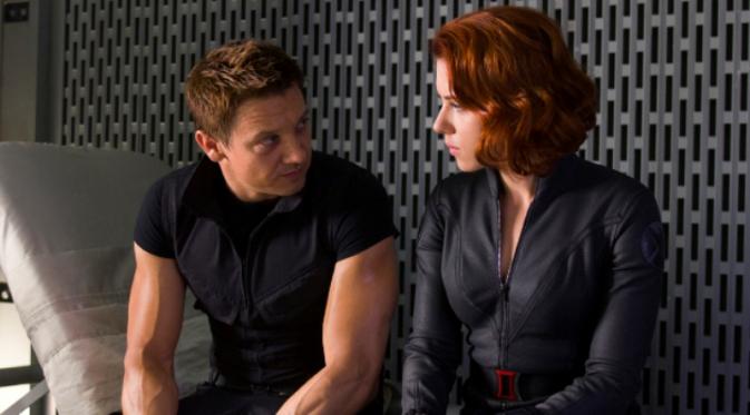 Hawkeye dan Black Widow di Captain America: Civil War. foto: comicbook.com
